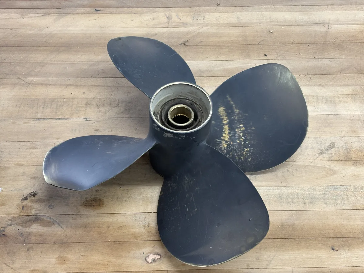 Nibral Propeller Repair before repair