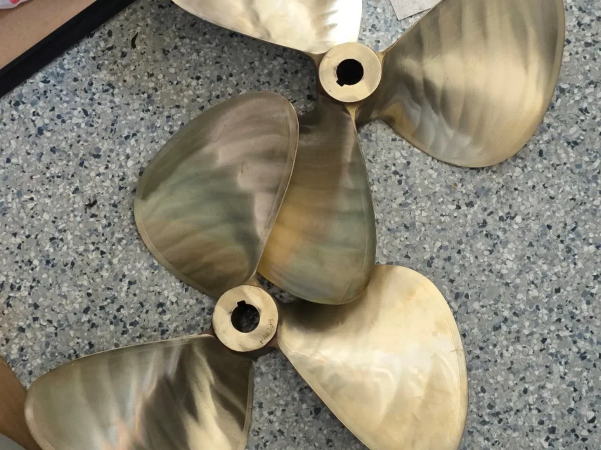 Propeller Refinish before repair