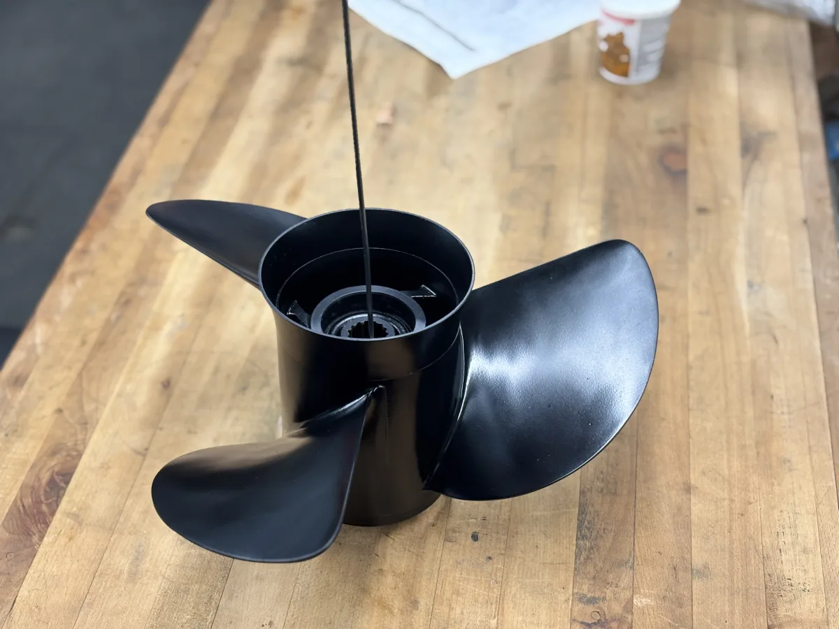 Aluminum Propeller Repair before repair
