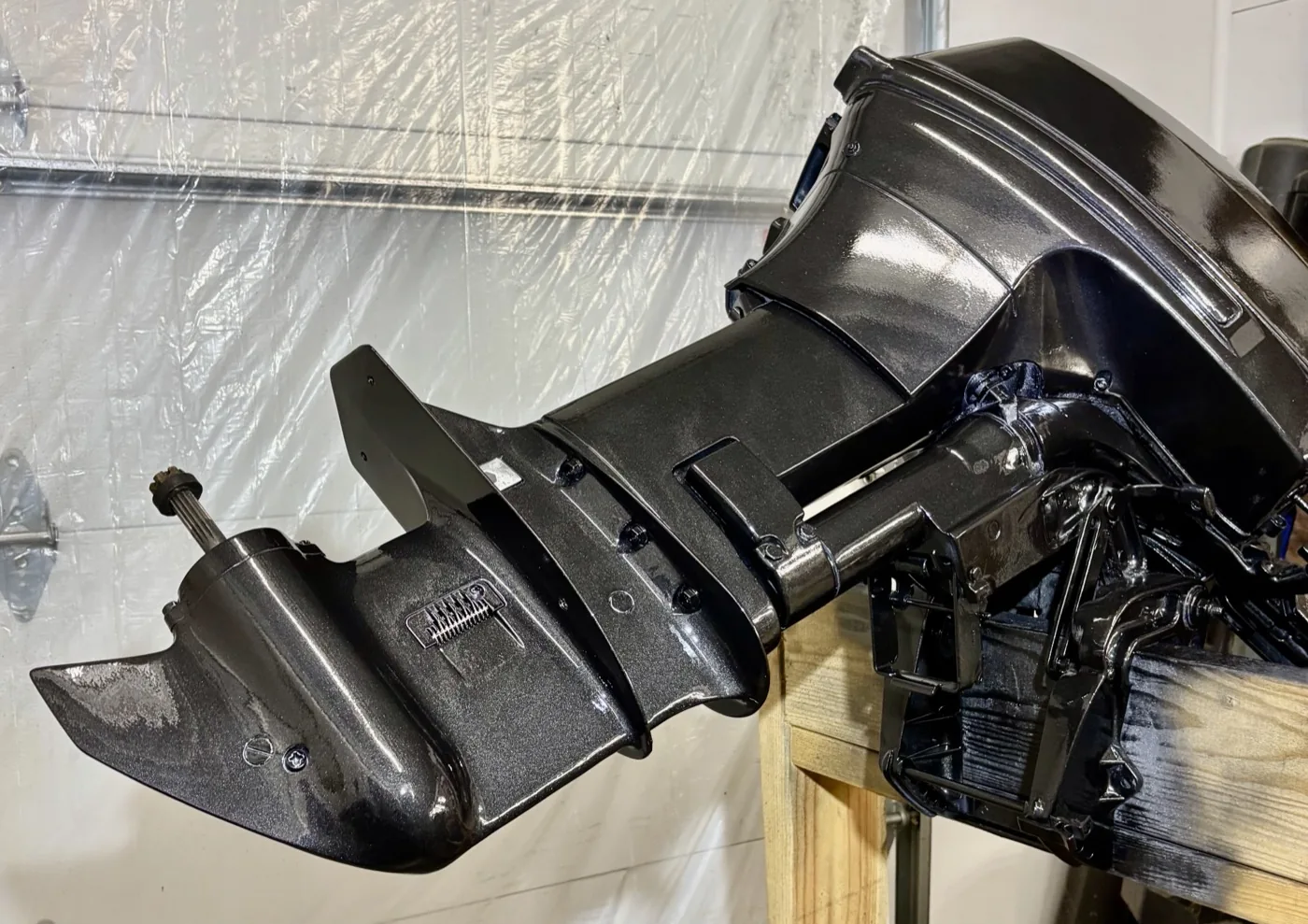 Lower unit after refinishing: fresh, clean finish